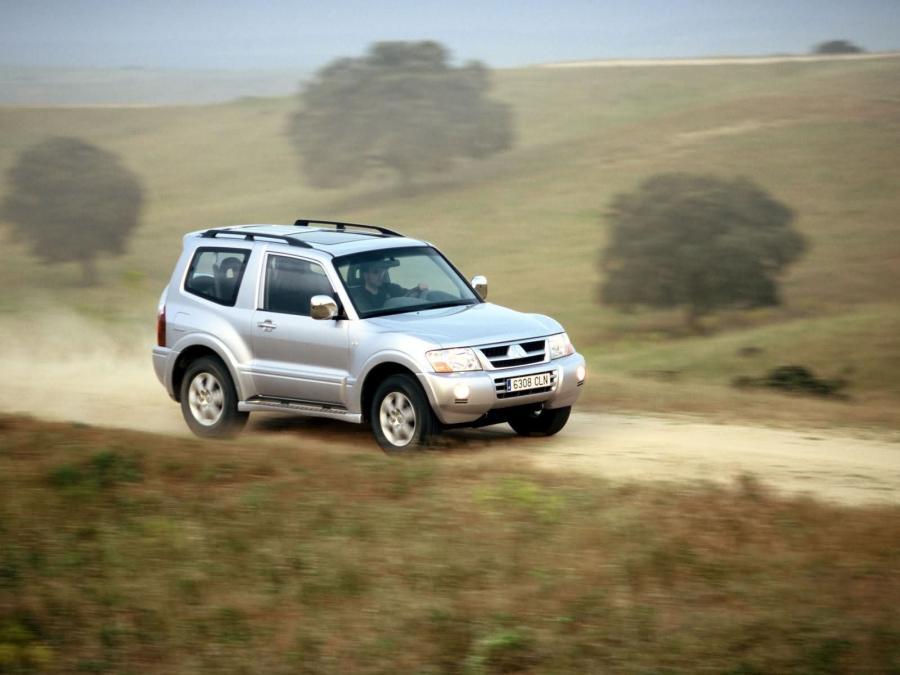  Mitsubishi Montero 3-Door 1999 года  (фото 12 из 21)